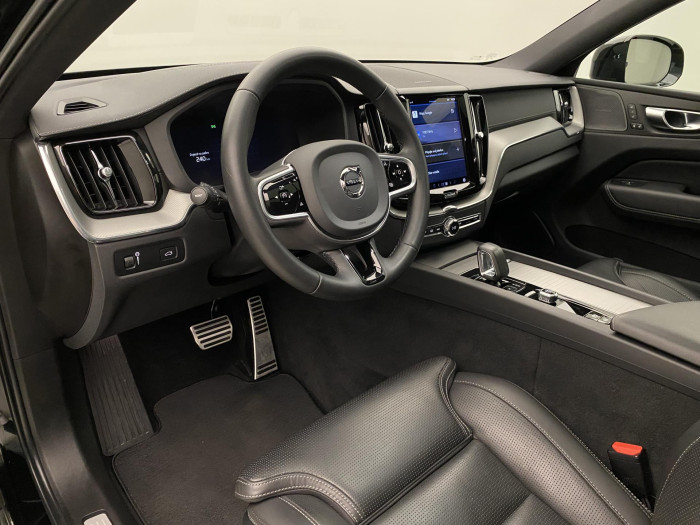 Volvo XC60 B5 AWD R-DESIGN AUT