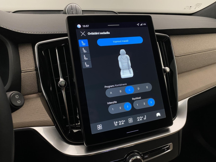 Volvo XC90 T8 AWD RECHARGE DARK ULTRA 7m