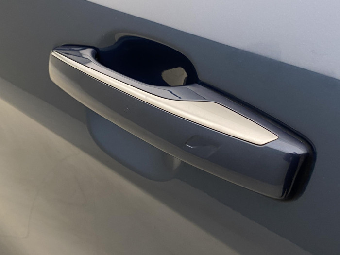 Lynk & Co 01 PHEV DCT AUT 1.maj REZERVACE