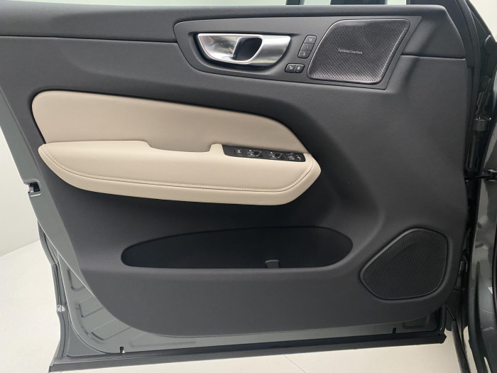 Volvo XC60 B5 AWD AUT DARK PLUS