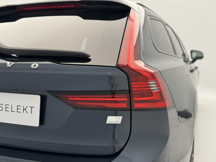 Volvo V90 T8 AWD RECHARGE REZERVACE