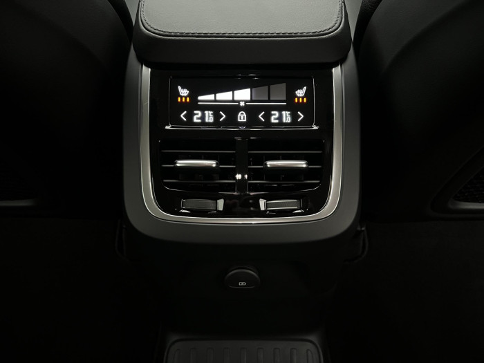 Volvo XC90 T8 AWD RECHARGE CORE 7MÍST AUT