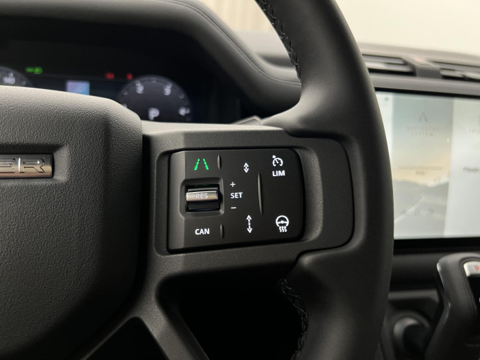 Land Rover Defender 110 D300 X-DYNAMIC SE AWD Aut 3.0 d Dynamic SE