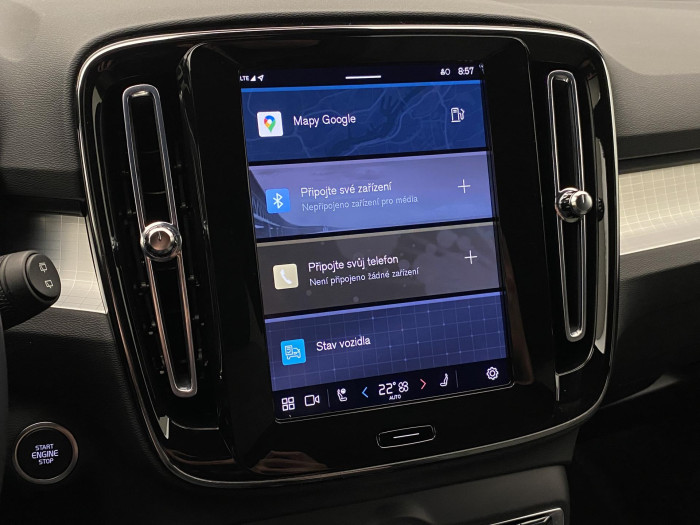 Volvo XC40 B3 DARK PLUS REZERVACE