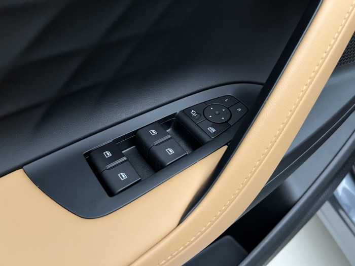 MG HS 1.5 TGI EXCLUSIVE AUT CZ 1.maj 1.5 Exclusive