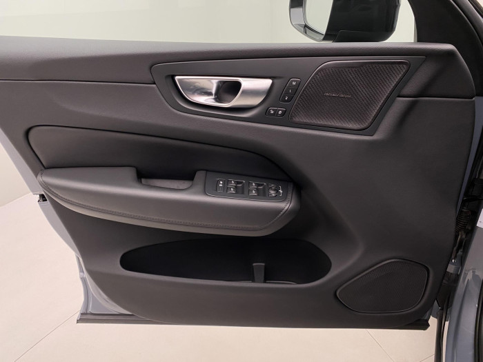 Volvo XC60 B4 AWD DARK PLUS AUT