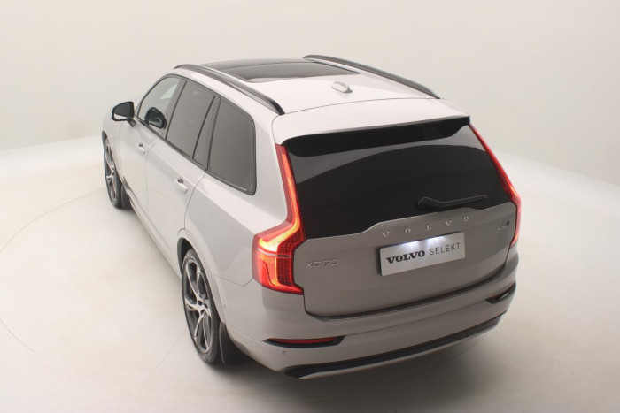 Volvo XC90 B5 AWD ULTIMATE DARK REZERVACE