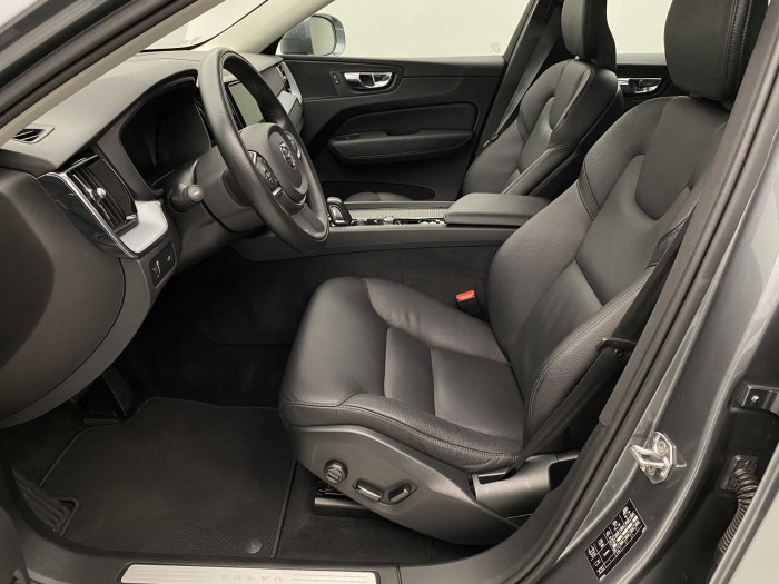 Volvo XC60 B4 AWD MOMENTUM AUT 2.0 Momentum