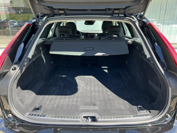 Volvo V90 D4 MOMENTUM POLESTAR Aut CZ 2.0 d Momentum