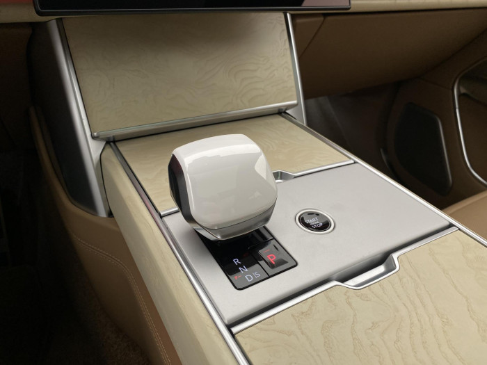 Land Rover Range Rover SV P615 SWB AWD AUT