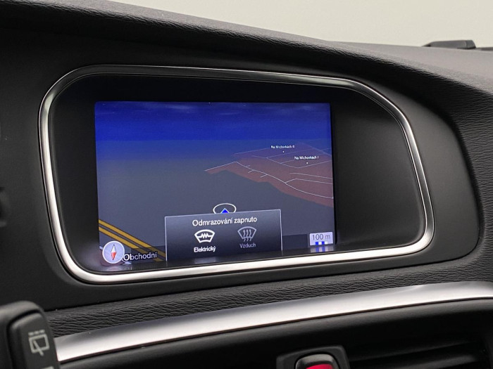 Volvo V40 D2 MOMENTUM REZERVACE 2.0 d Momentum