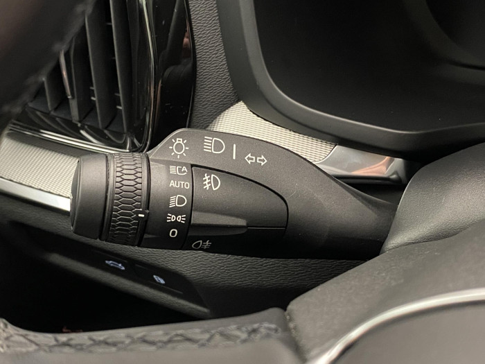 Volvo V60 T8 AWD RECHARGE DARK PLUS CZ