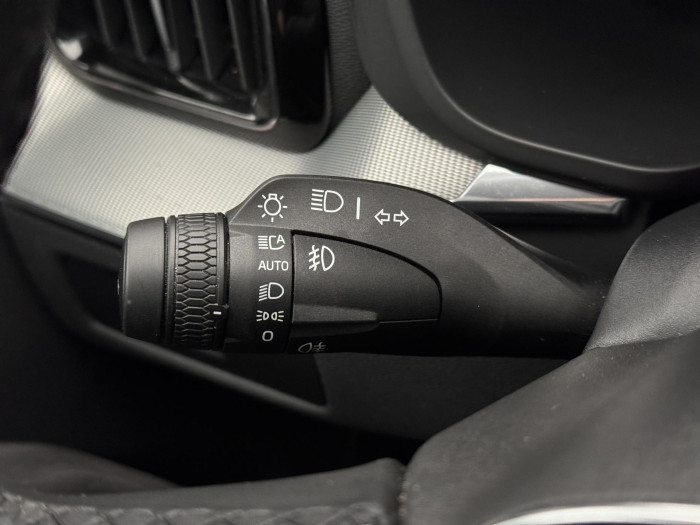 Volvo XC60 B4 AWD PLUS DARK AUT