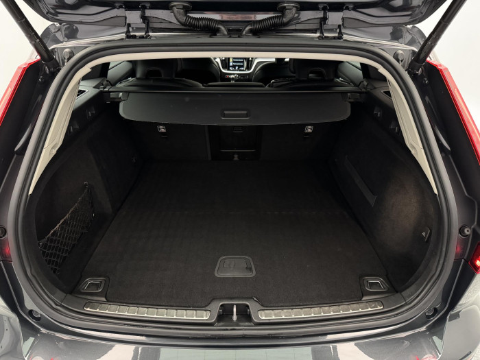 Volvo V60 CC D4 AWD MOMENTUM CZ 1.maj 2.0 d CC CC Momentum