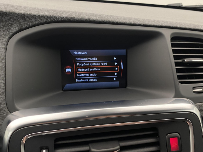 Volvo V60 D3 MOMENTUM CZ 2.0 d Momentum