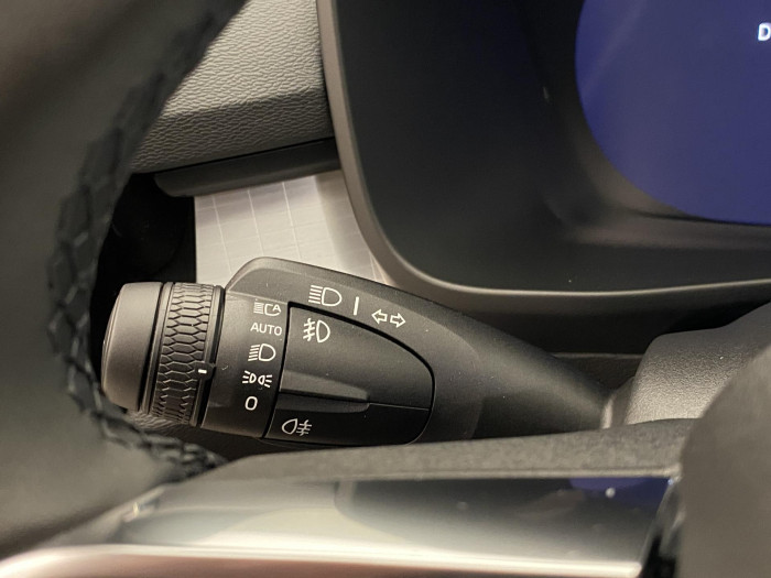 Volvo XC40 B3 AUT DARK PLUS