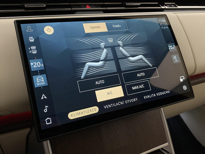 Land Rover Range Rover P550e AUTOBIOGRAPHY SWB