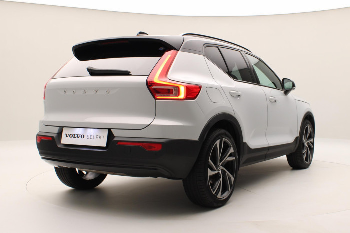 Volvo XC40 B4 AWD R-DESIGN AUT CZ