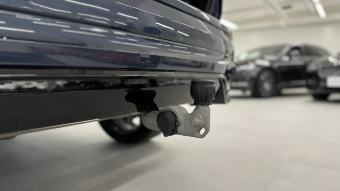 Volvo XC60 B4 AWD ULTIMATE REZERVACE