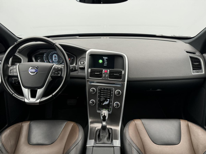 Volvo XC60 D4 AWD SUMMUM AUT REZERVACE 2.4 d Summum