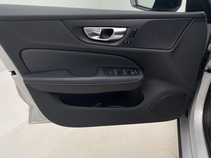 Volvo V60 B4 R-DESIGN AUT