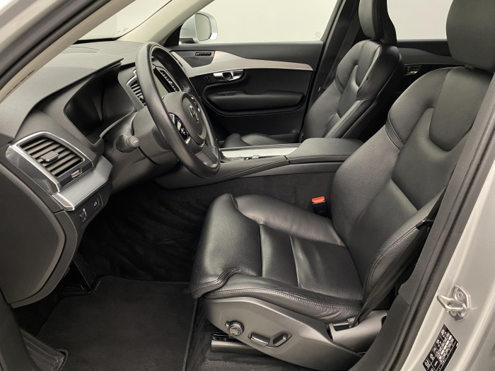 Volvo XC90 D5 AWD MOMENTUM AUT 7míst 2.0 d Momentum