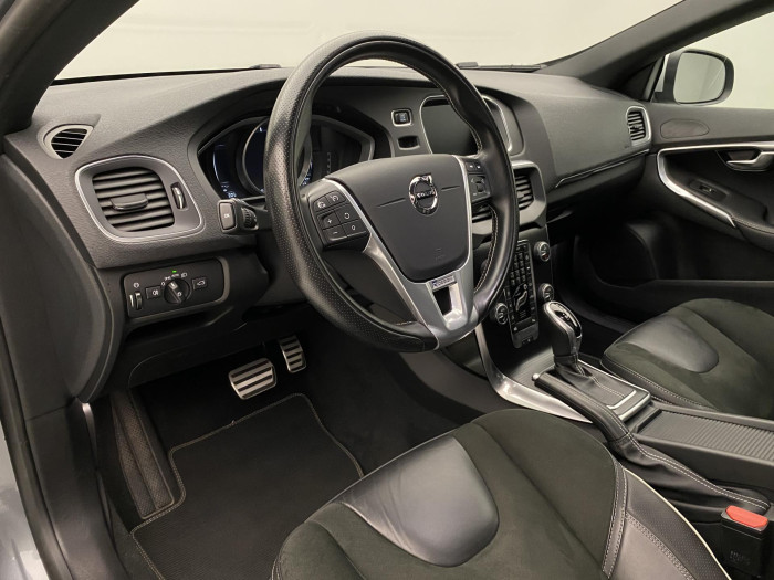 Volvo V40 T3 R-DESIGN AUT