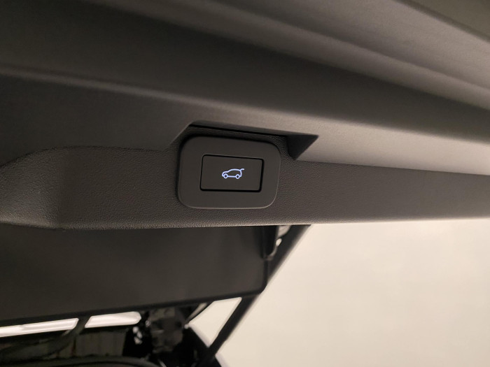 Land Rover Discovery D350 DYNAMIC HSE AWD REZERVACE 3.0 d Dynamic