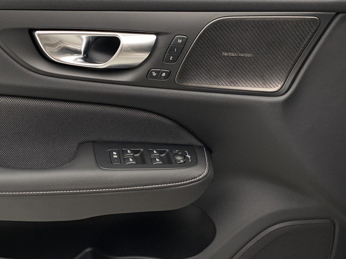 Volvo V60 B4 AUT DARK PLUS