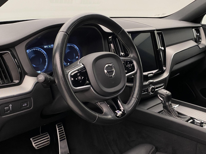 Volvo XC60 D4 AWD R-DESIGN AUT CZ 2.0 d