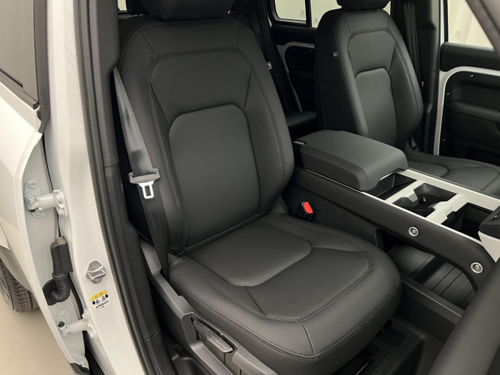 Land Rover Defender 110 D200 S AWD Aut REZERVACE 3.0 d