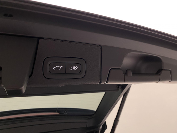 Volvo XC60 B5 AWD AUT PLUS BLACK EDITION