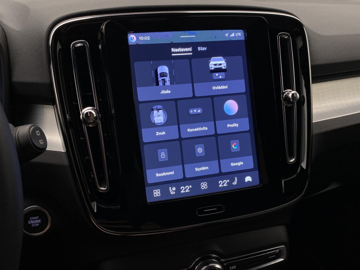 Volvo XC40 B3 DARK PLUS AUT CZ