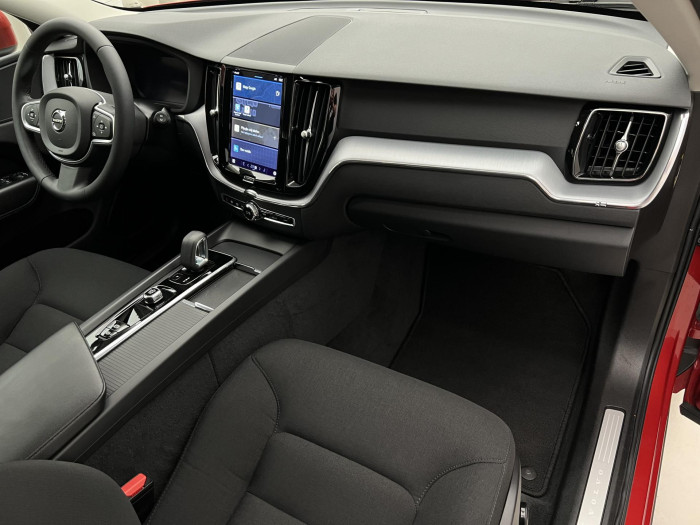 Volvo XC60 B4 AWD MOMENTUM AUT 1.maj. 2.0 Momentum