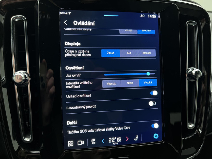 Volvo XC40 B3 PLUS DARK AUT CZ 1.maj.