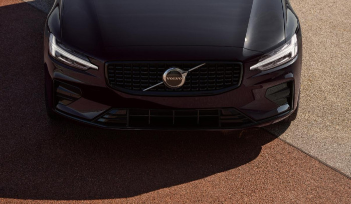 Volvo V60 B4 PLUS DARK AUT