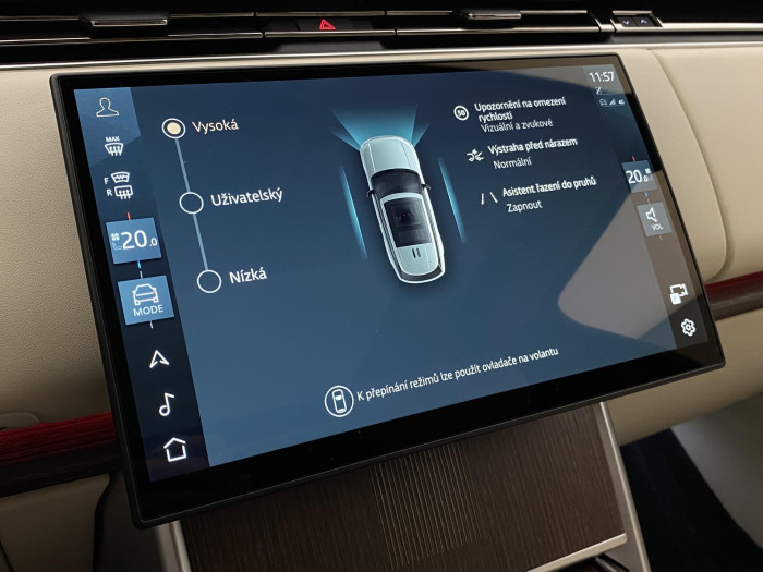 Land Rover Range Rover P550e AUTOBIOGRAPHY SWB