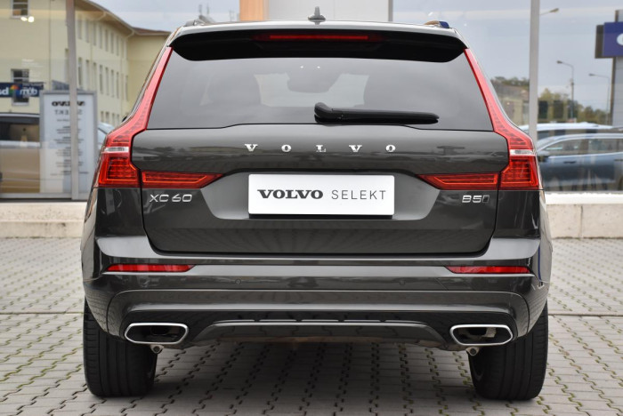 Volvo XC60 B5 AWD R-Design REZERVACE