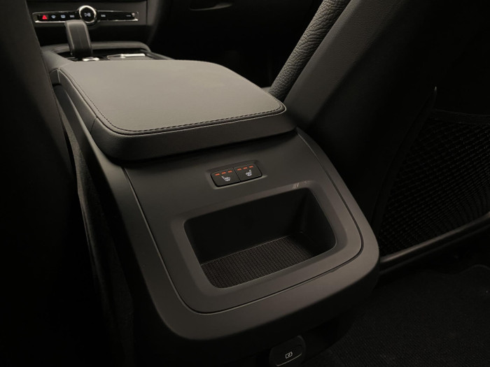 Volvo V90 CC B4 AWD PLUS AUT CZ 1.maj