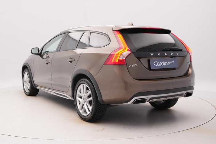 Volvo V60 CC D3 SUMMUM AUT REZERVACE 2.0 d CC CC Summum