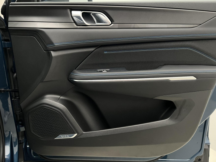 Lynk & Co 01 PHEV DCT AUT 1.maj.