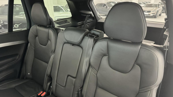 Volvo XC90 B5 AWD ULTIMATE DARK REZERVACE