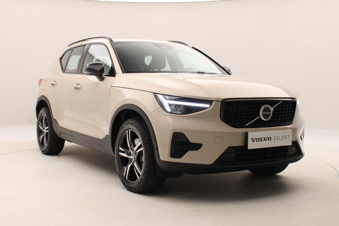 Volvo XC40 B3 PLUS DARK AUT CZ