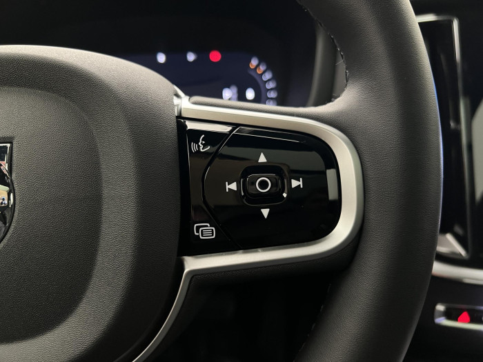 Volvo V60 B4 ULTRA DARK AUT 1.maj.