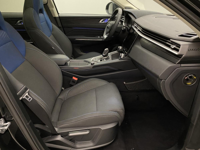 Lynk & Co 01 PHEV DCT AUT 1.maj. REZERVACE