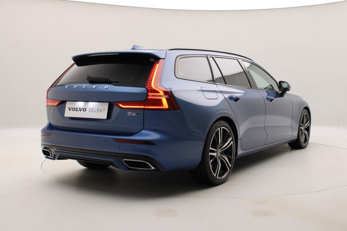 Volvo V60 B6 AWD R-DESIGN REZERVACE