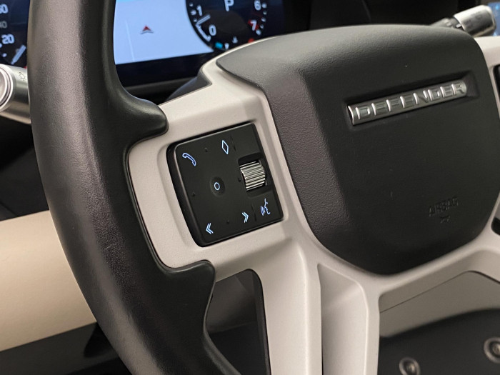 Land Rover Defender 110 P400 SE AWD AUT REZERVACE 3.0 SE