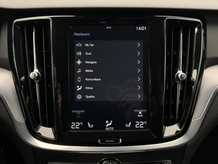 Volvo V60 CC D4 AWD MOMENTUM CZ 1.maj 2.0 d CC CC Momentum