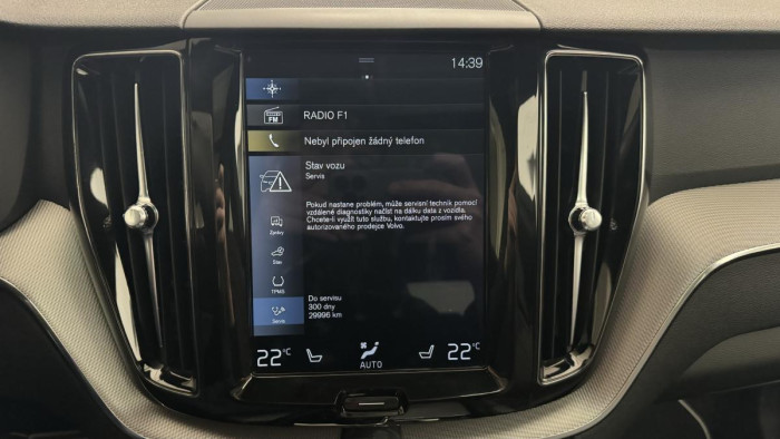 Volvo XC60 B4 AWD R-DESIGN AUT REZERVACE