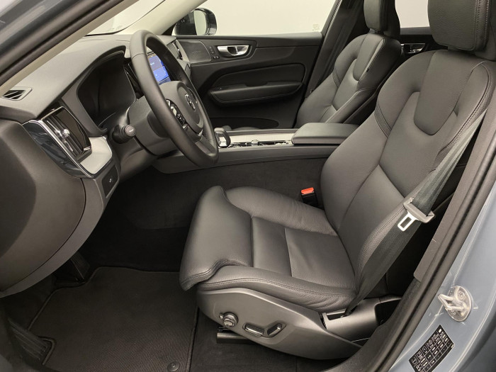 Volvo XC60 B4 AWD DARK PLUS AUT